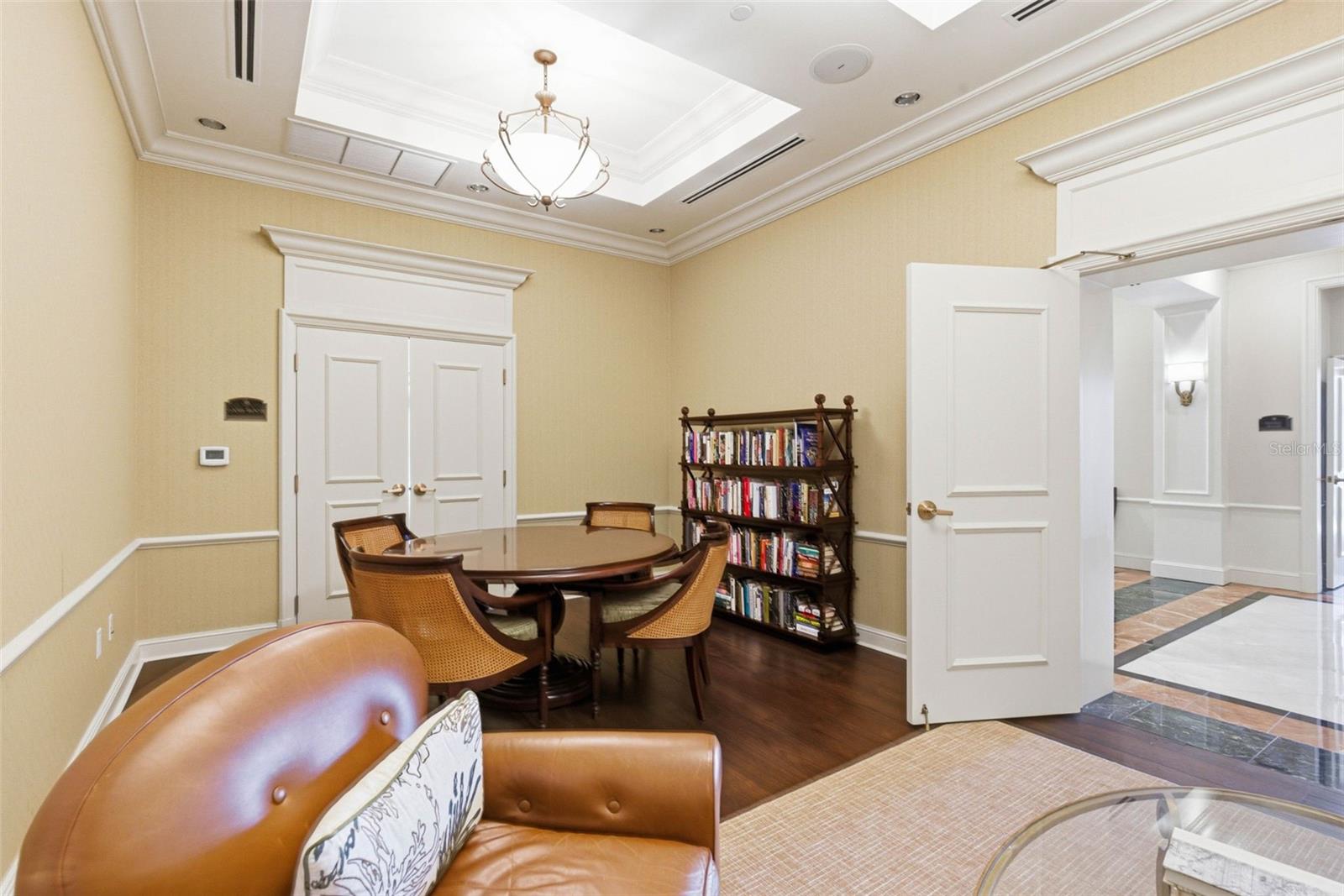 PARKSHORE PLAZA CONDO - Residential