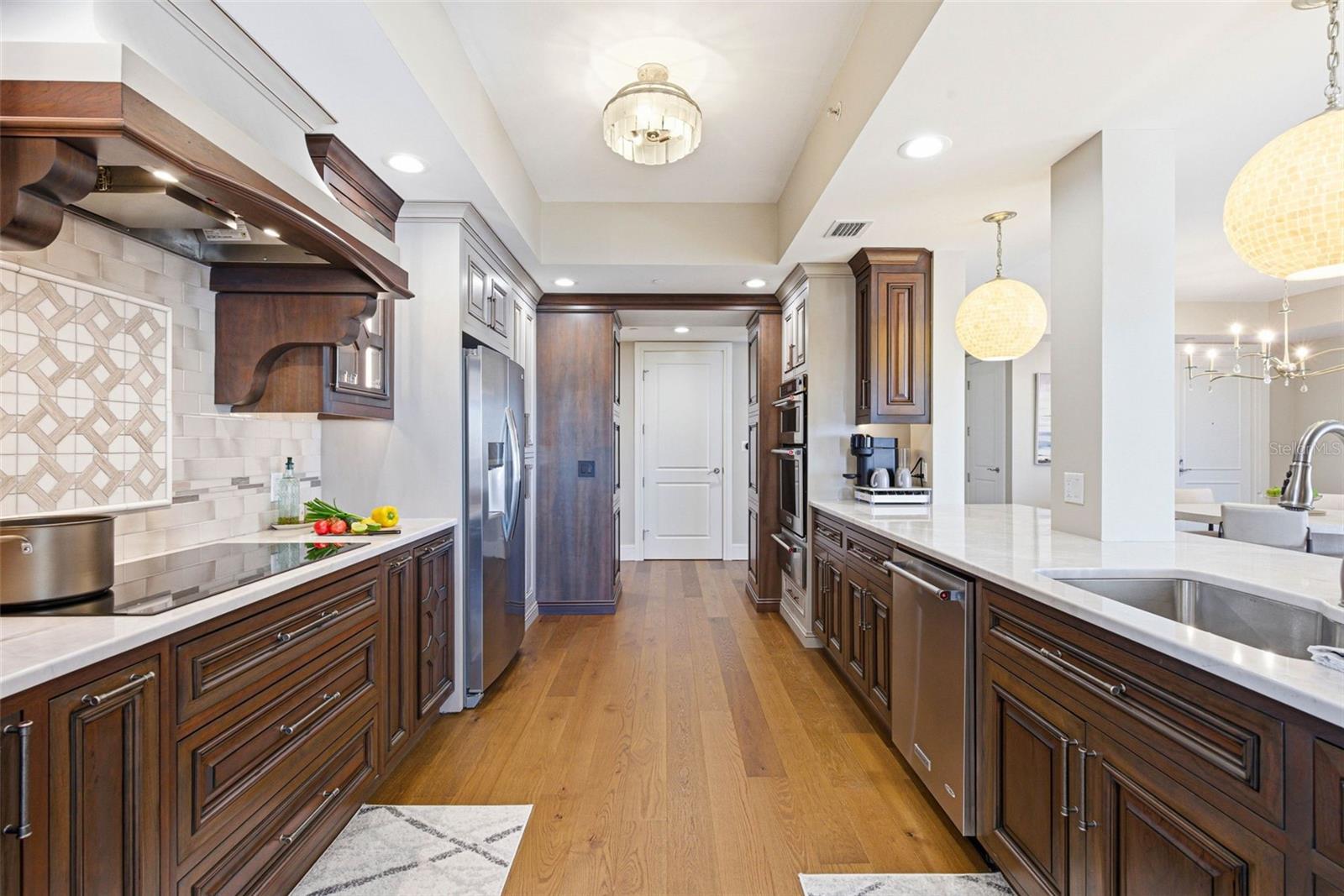 PARKSHORE PLAZA CONDO - Residential