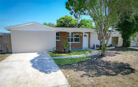 A home in SEMINOLE