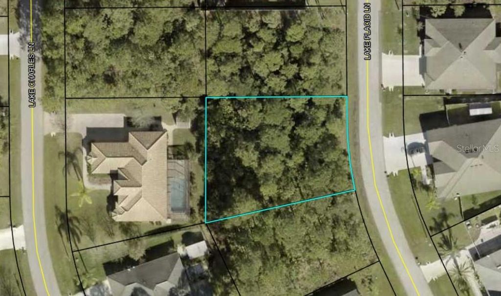 Photo of 11 Lake Placid Pl, Palm Coast, FL 32137 (MLS # FC314455)