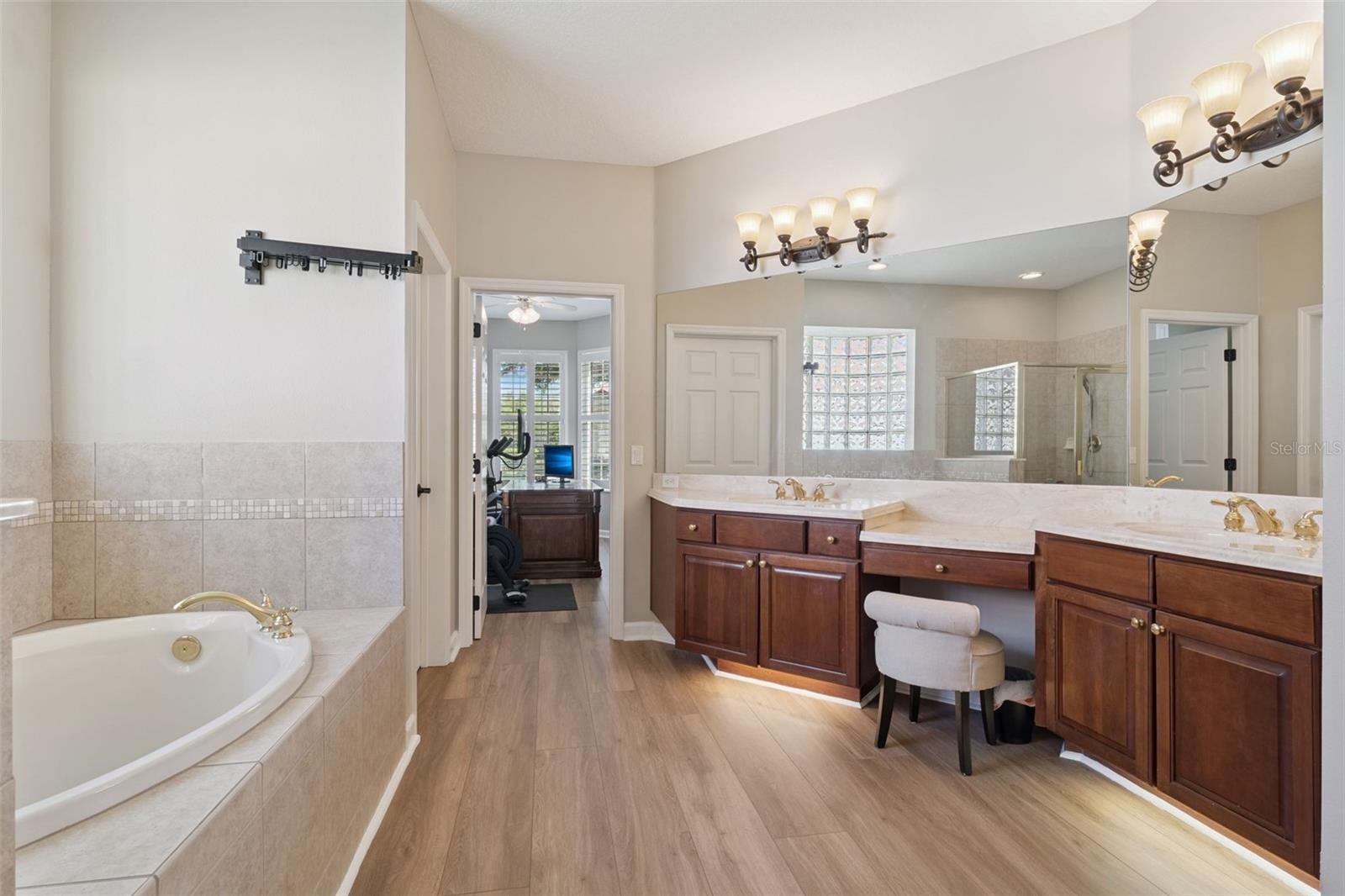 RESERVE AT BELMERE 48 23 - Residential