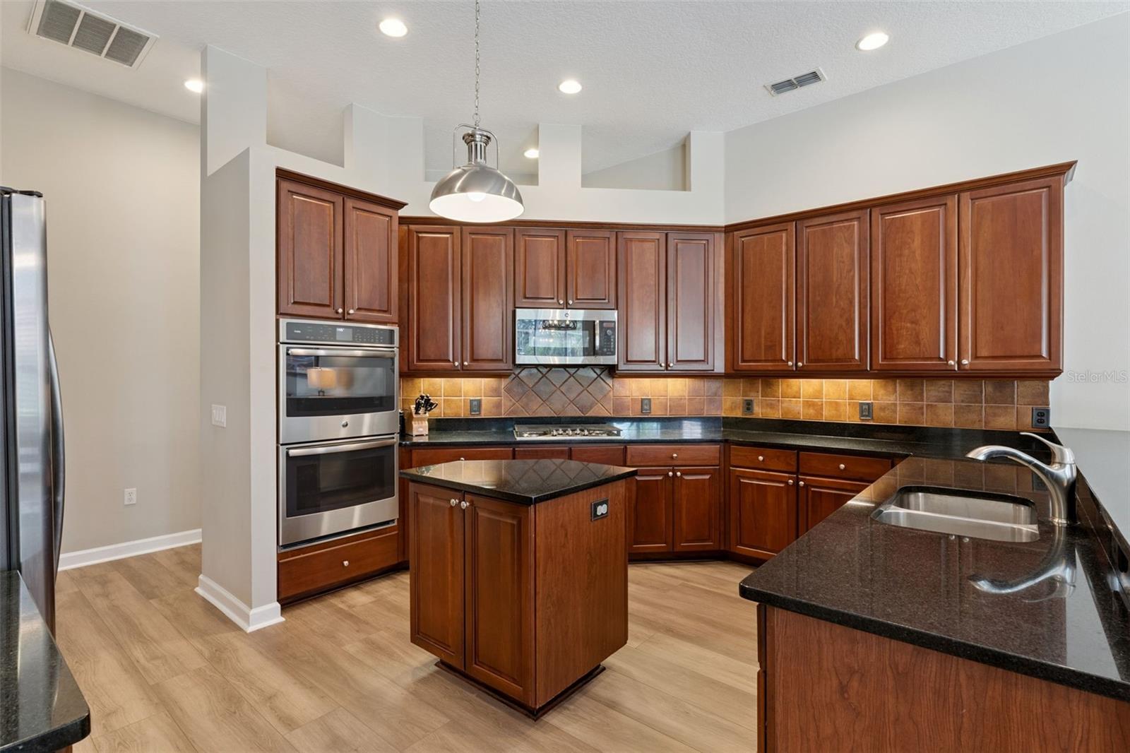 RESERVE AT BELMERE 48 23 - Residential