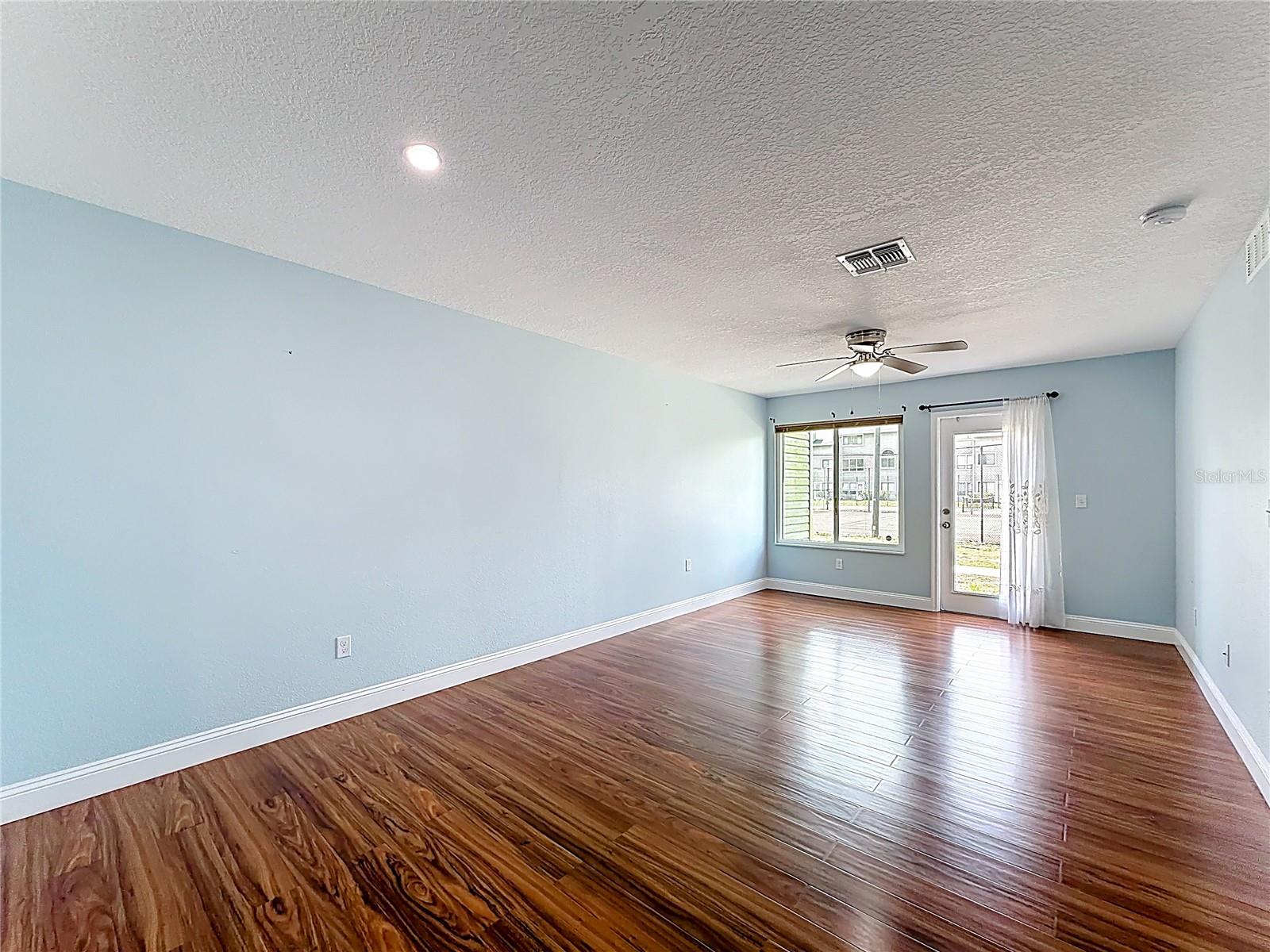 COLONIAL LANDINGS PH 05 - Residential