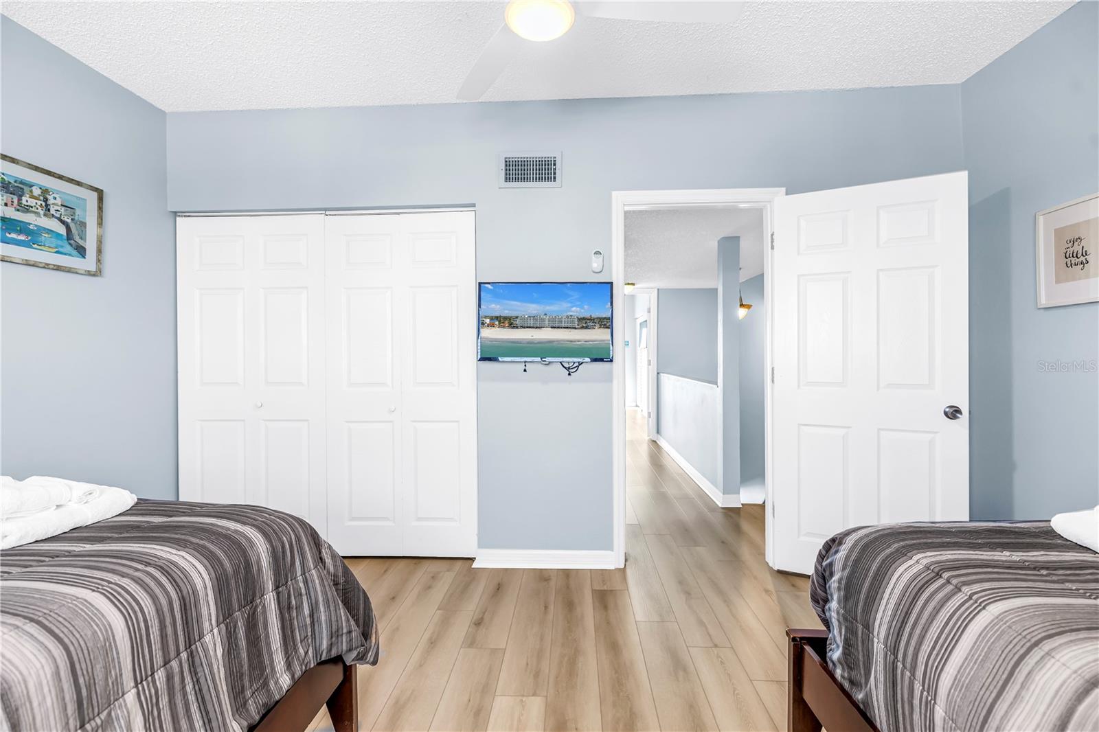 SUNSET CHATEAU CONDO - Residential