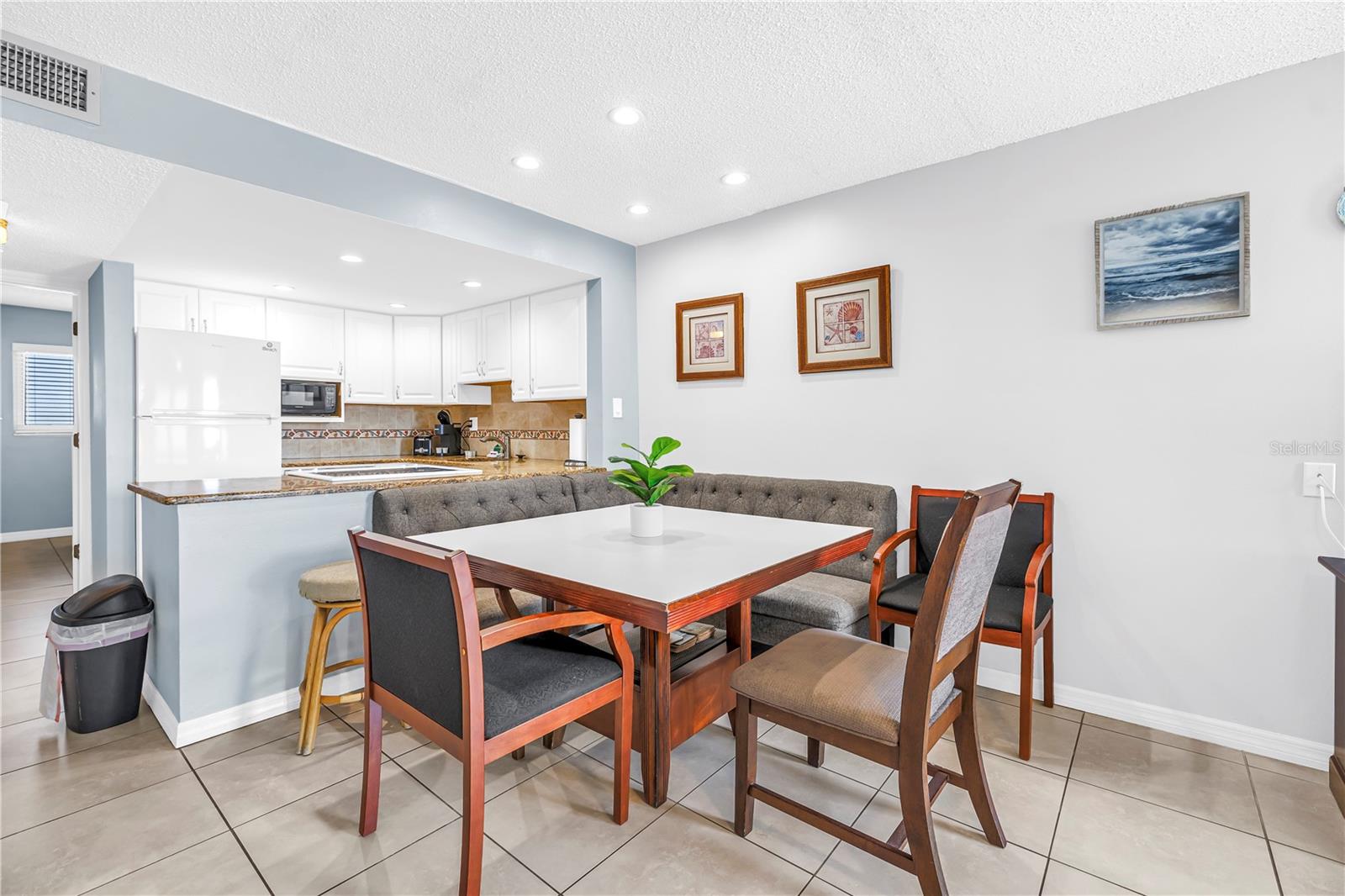 SUNSET CHATEAU CONDO - Residential