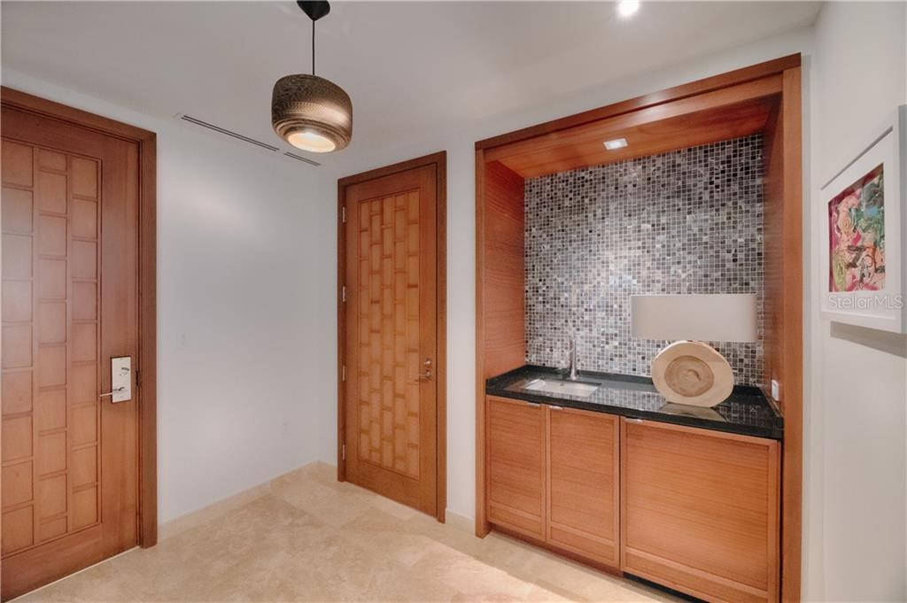 DORADO BEACH - Residential