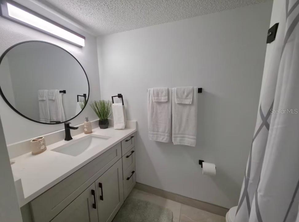 VILLAGE GREEN CLUB ESTATES UNI - Residential Lease