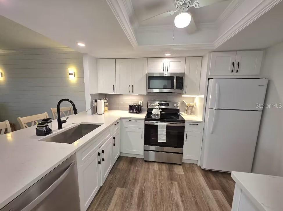 VILLAGE GREEN CLUB ESTATES UNI - Residential Lease