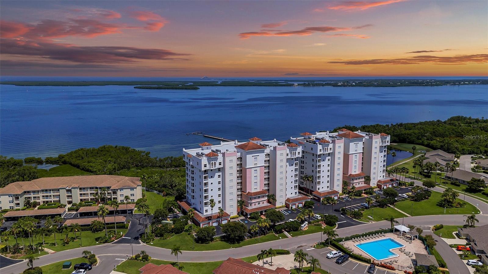 BAY CLUB PH I - Residential