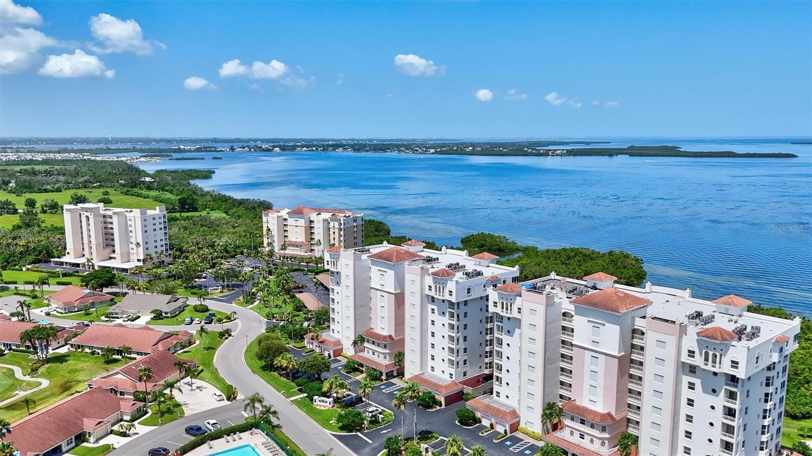 BAY CLUB PH I - Residential