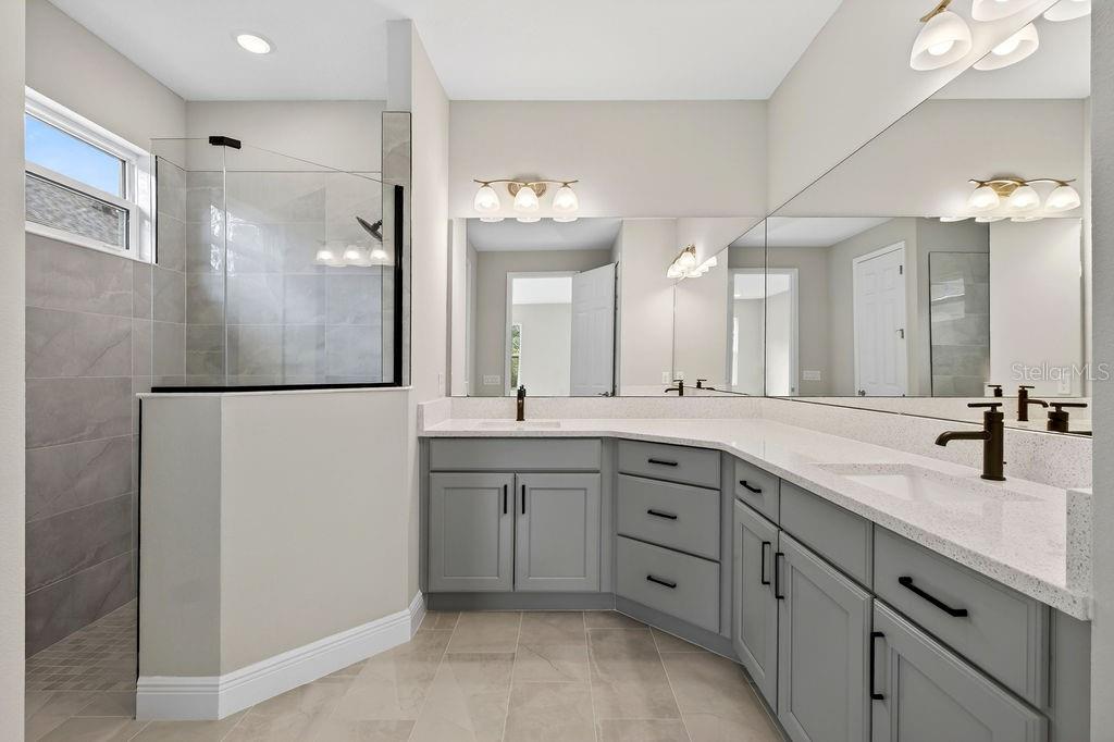 LAKES OF MOUNT DORA - Residential