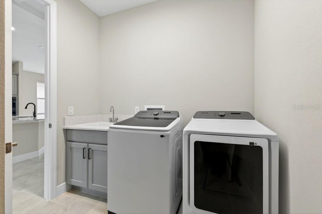 LAKES OF MOUNT DORA - Residential