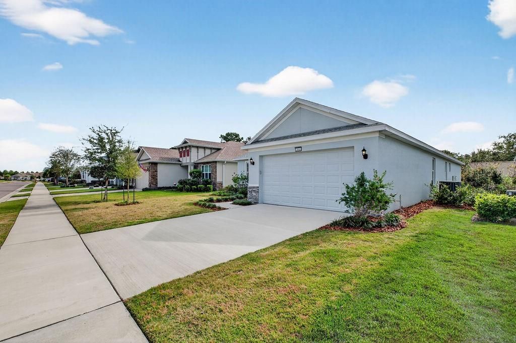 Photo of 2046 Wallingford Loop, Mount Dora, FL 32757 (MLS # G5106754)