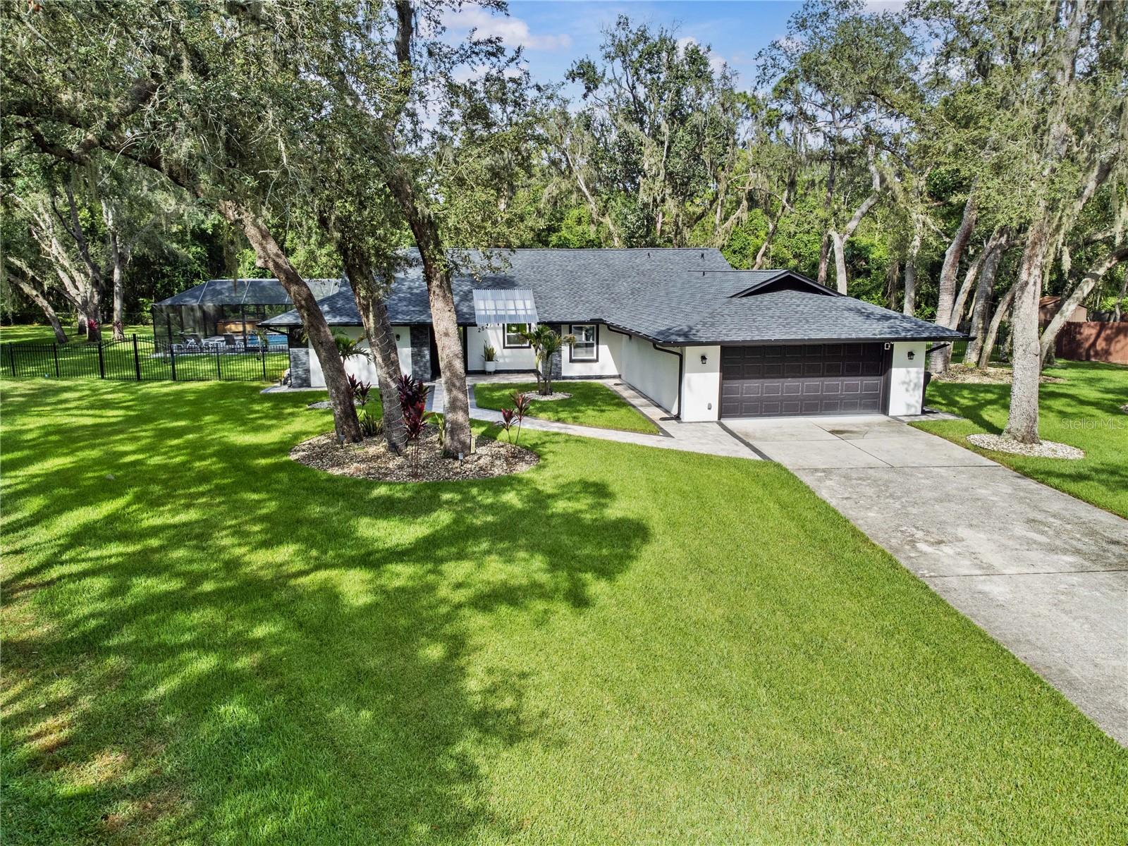 2527 VICTARRA CIRCLE