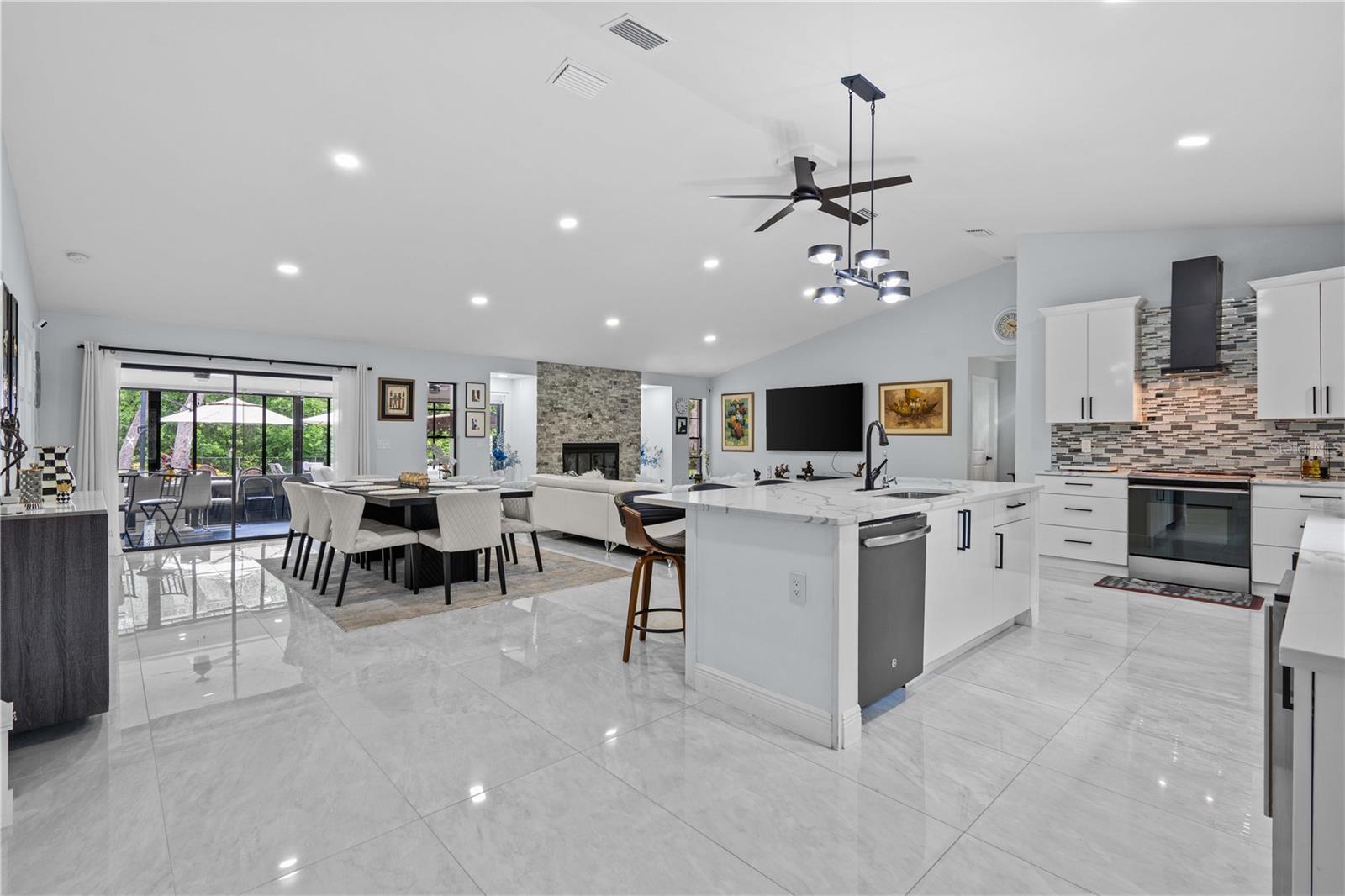 2527 VICTARRA CIRCLE