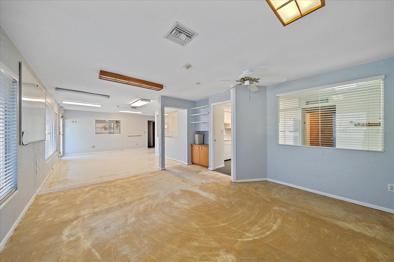 SARASOTA SPGS - Commercial Sale