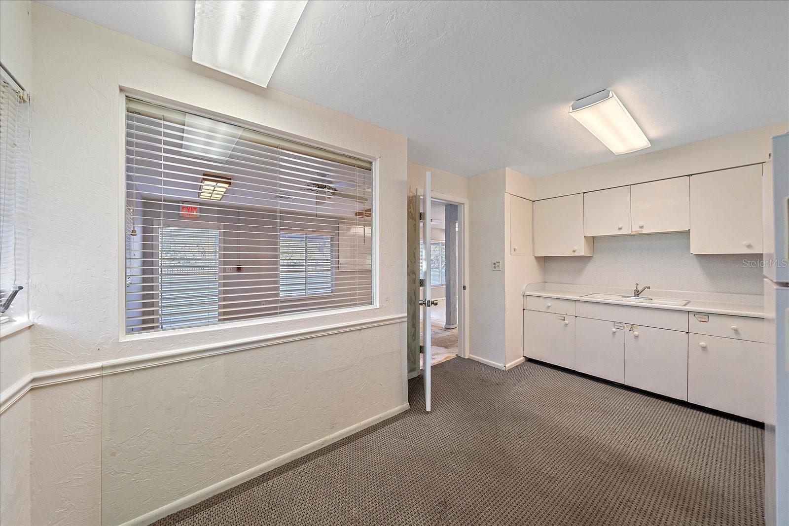 SARASOTA SPGS - Commercial Sale