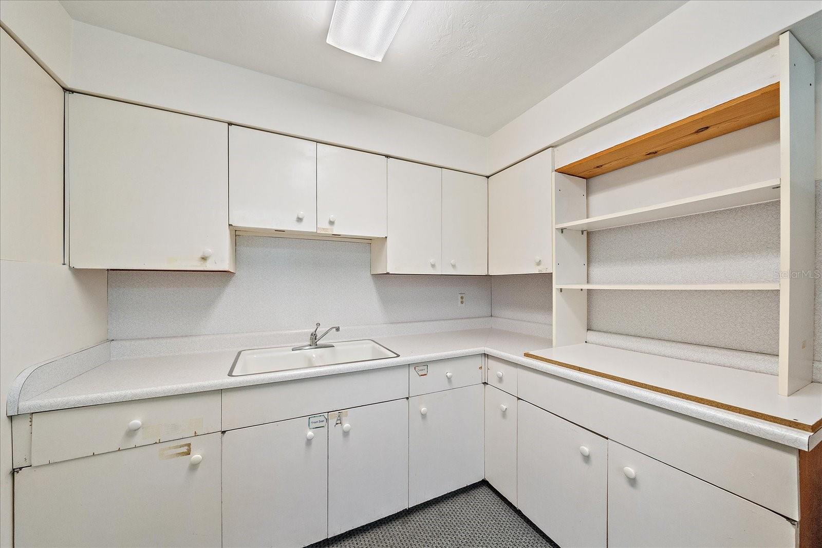 SARASOTA SPGS - Commercial Sale