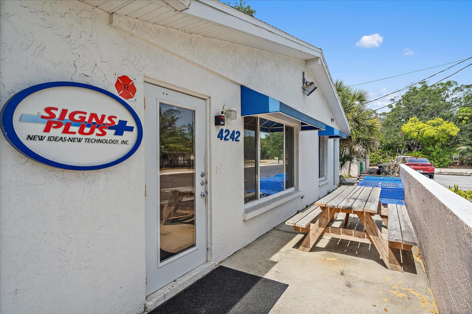SARASOTA SPGS - Commercial Sale