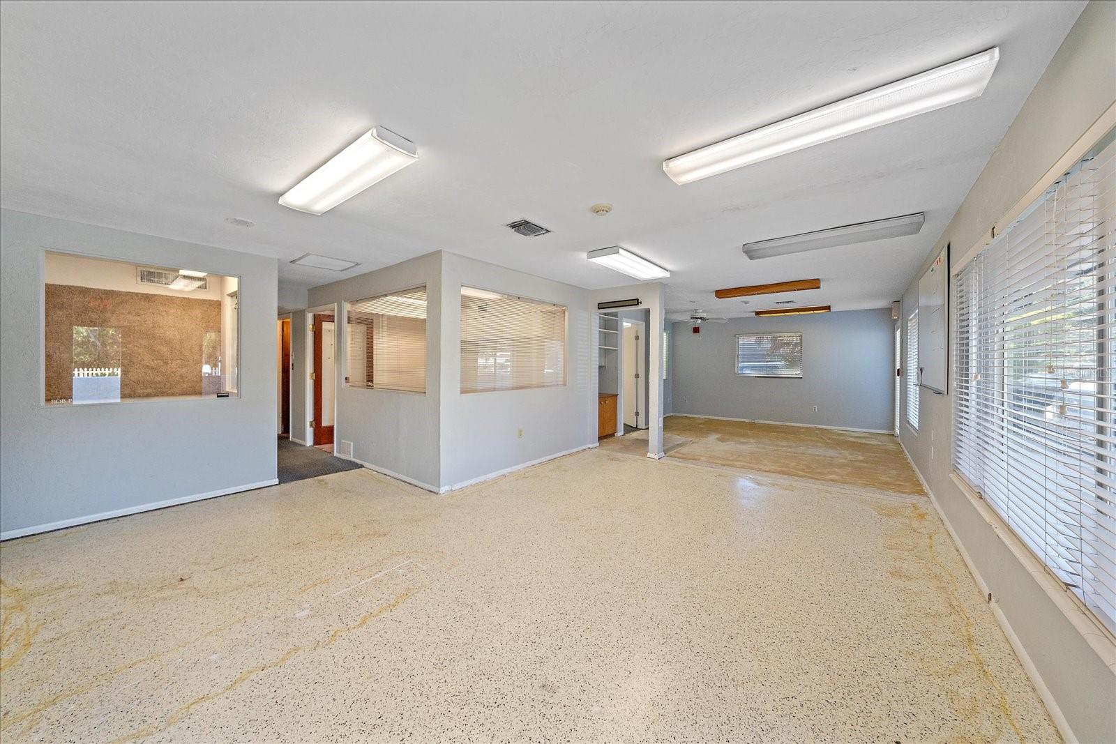 SARASOTA SPGS - Commercial Sale