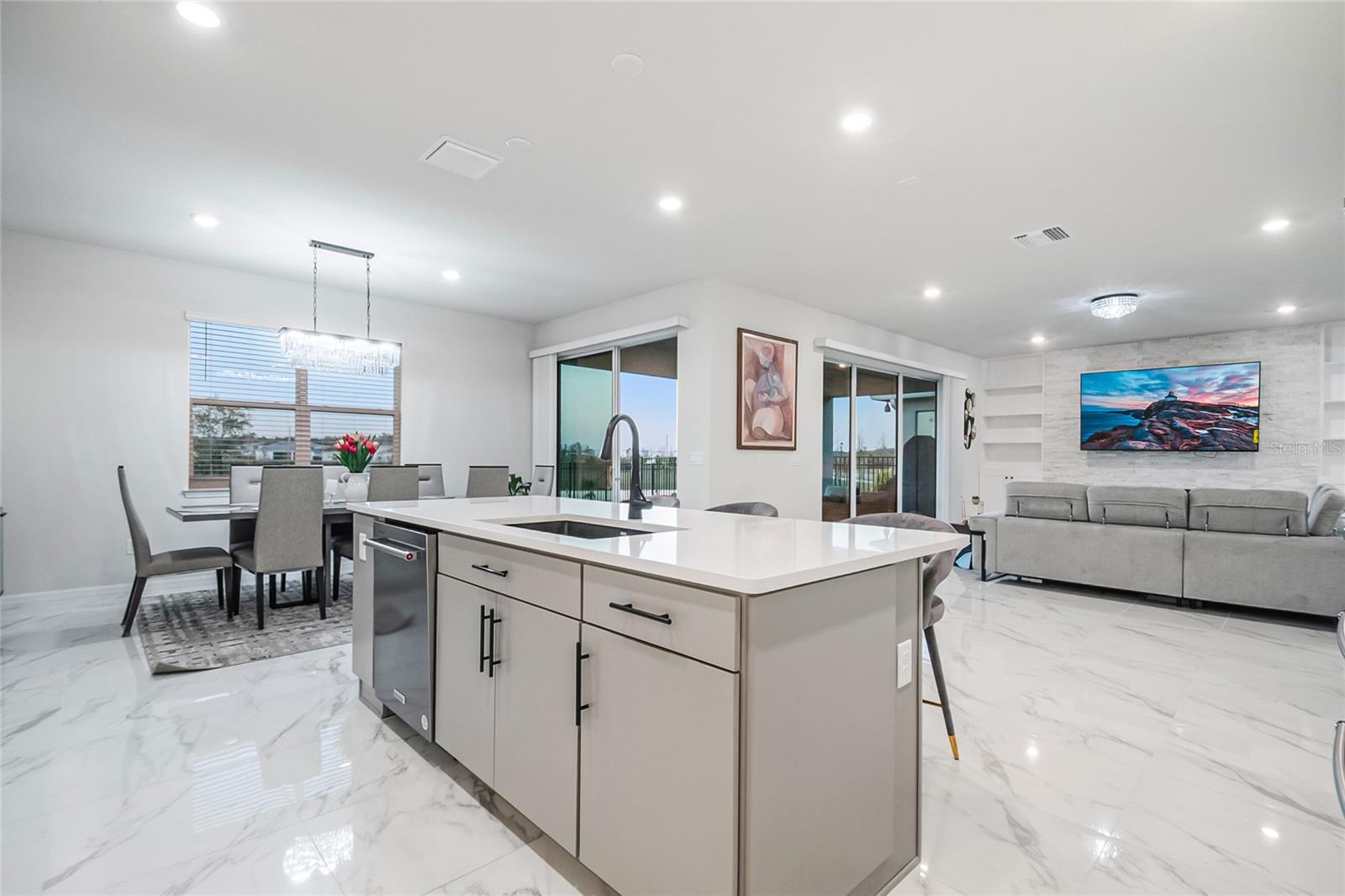 EVERBE PH 1C - Residential