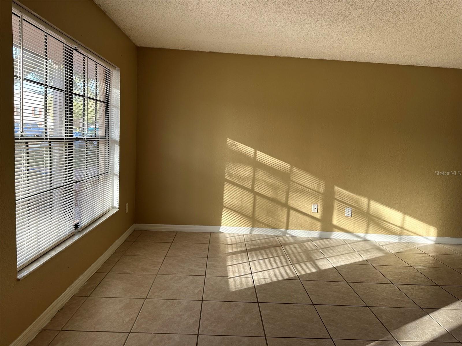 GLENDALE VILLAS A CONDO - Residential Lease