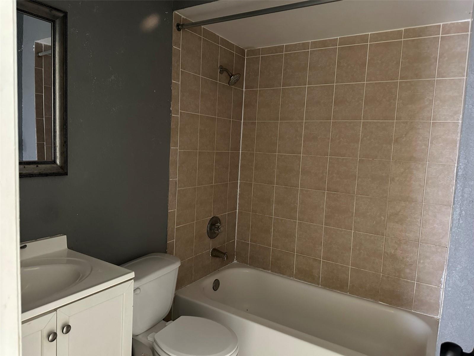 GLENDALE VILLAS A CONDO - Residential Lease