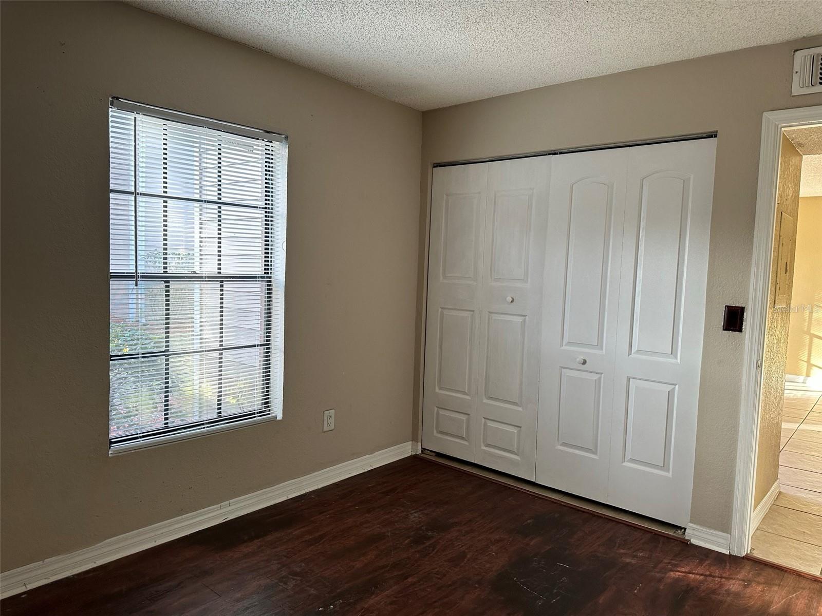 GLENDALE VILLAS A CONDO - Residential Lease