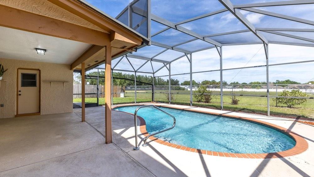 WHISPER LAKES - Residential