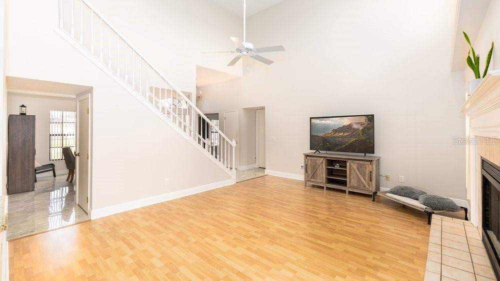 WHISPER LAKES - Residential