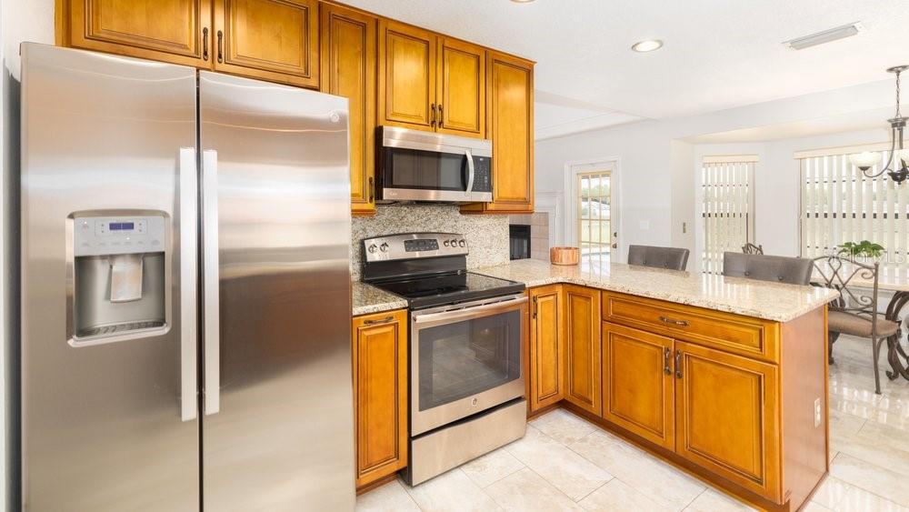 WHISPER LAKES - Residential