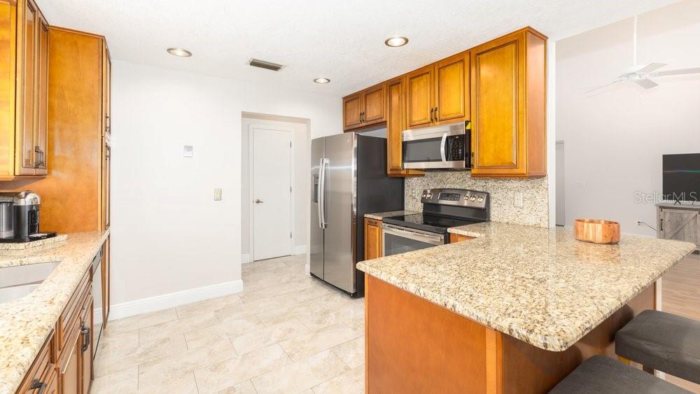 WHISPER LAKES - Residential