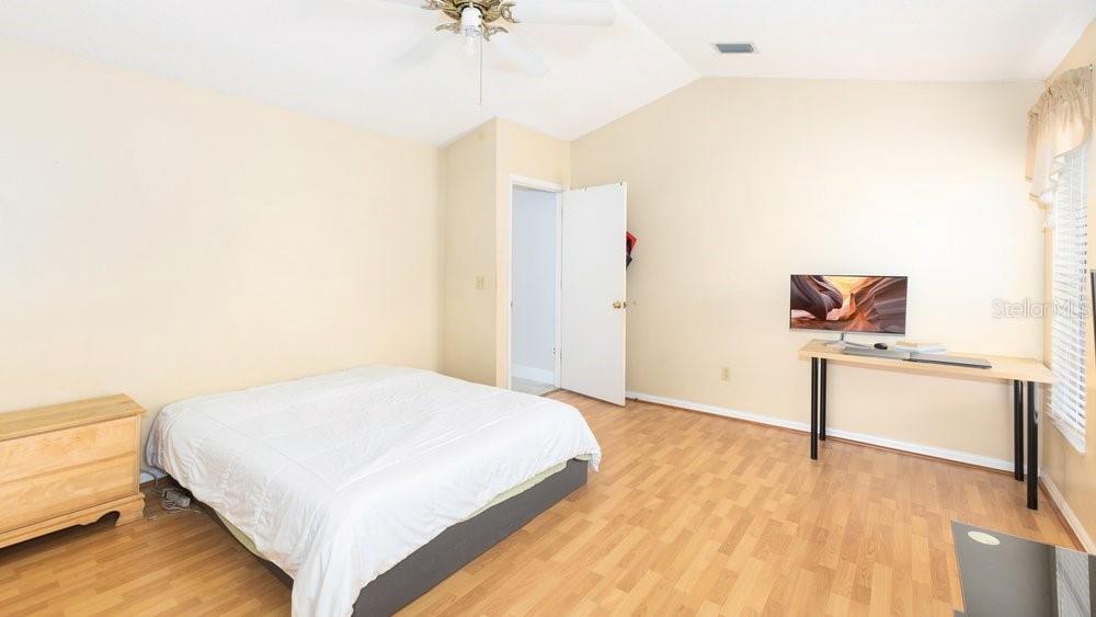 WHISPER LAKES - Residential