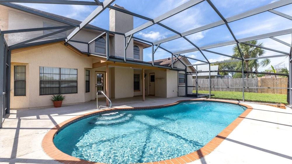 WHISPER LAKES - Residential