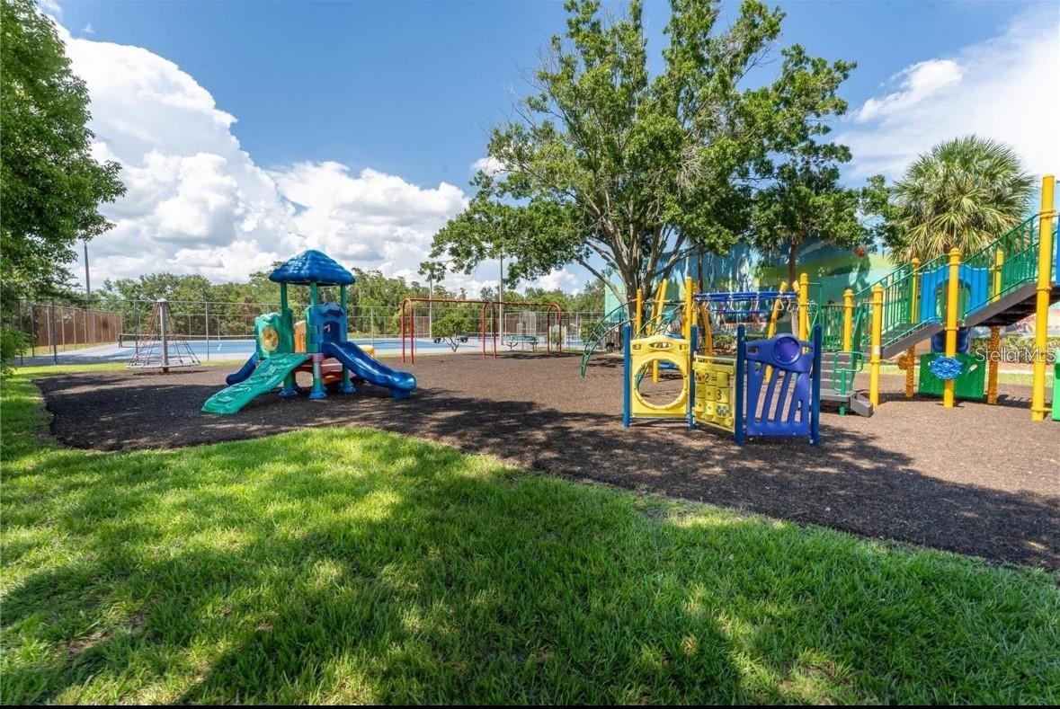 WHISPER LAKES - Residential