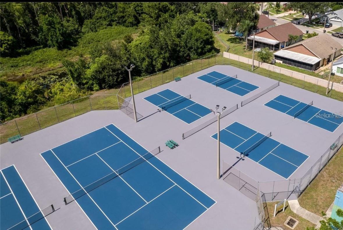 WHISPER LAKES - Residential