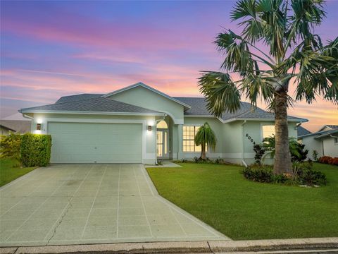 A home in LAKELAND