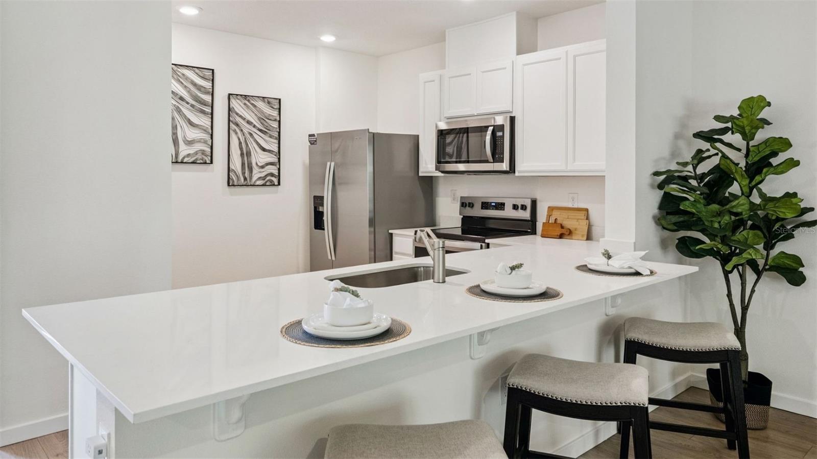 OAK POINTE - Residential