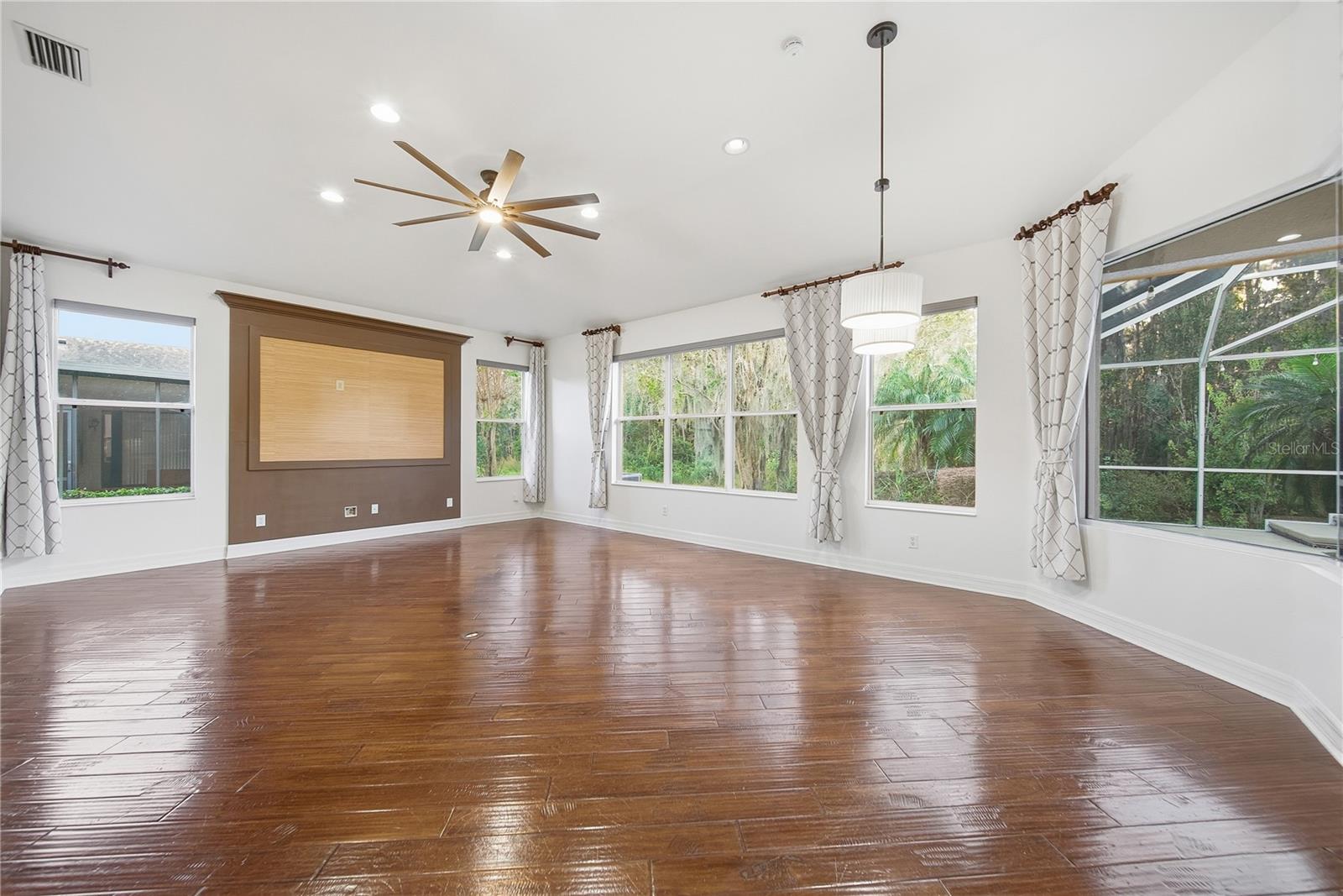 BASSET CREEK ESTATES PH 1 - Residential Lease