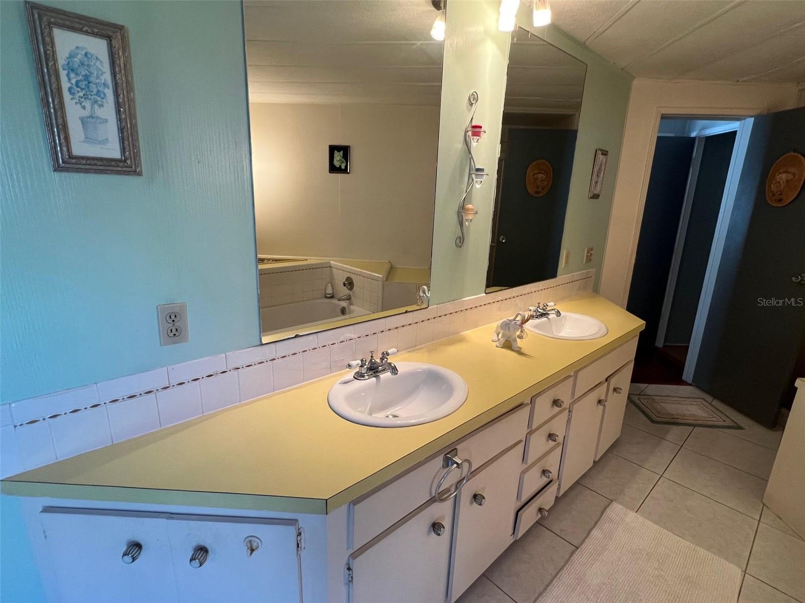 DORAL RO ASSOCIATION INC UNREC - Residential