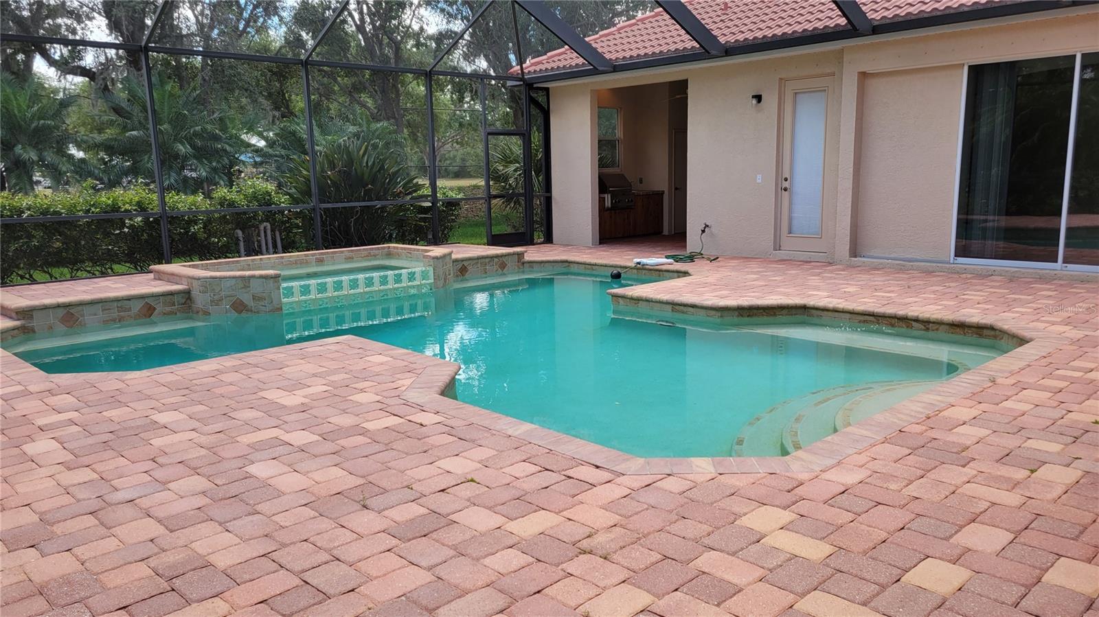 HAMMOCKS UNIT 1 - Residential Lease