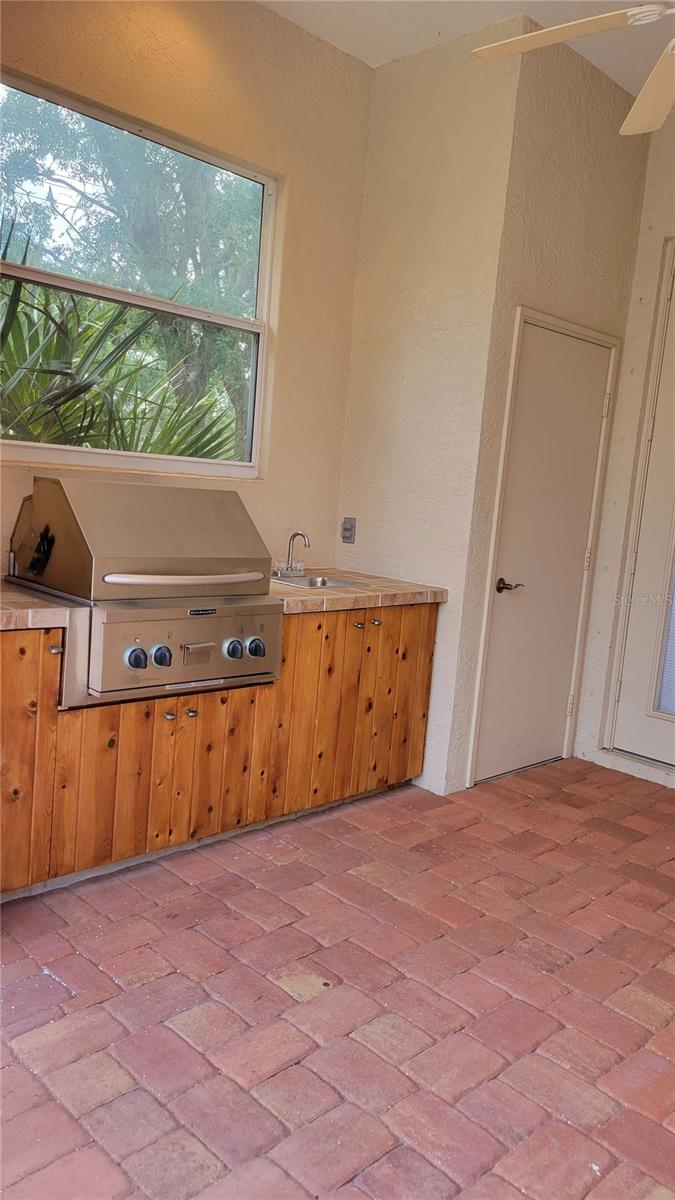 HAMMOCKS UNIT 1 - Residential Lease