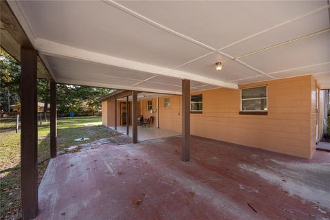 A home in HIGH SPRINGS