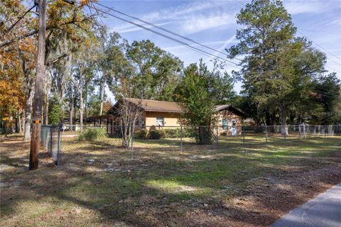 A home in HIGH SPRINGS