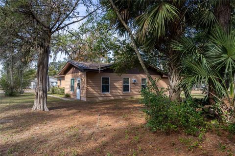 A home in HIGH SPRINGS