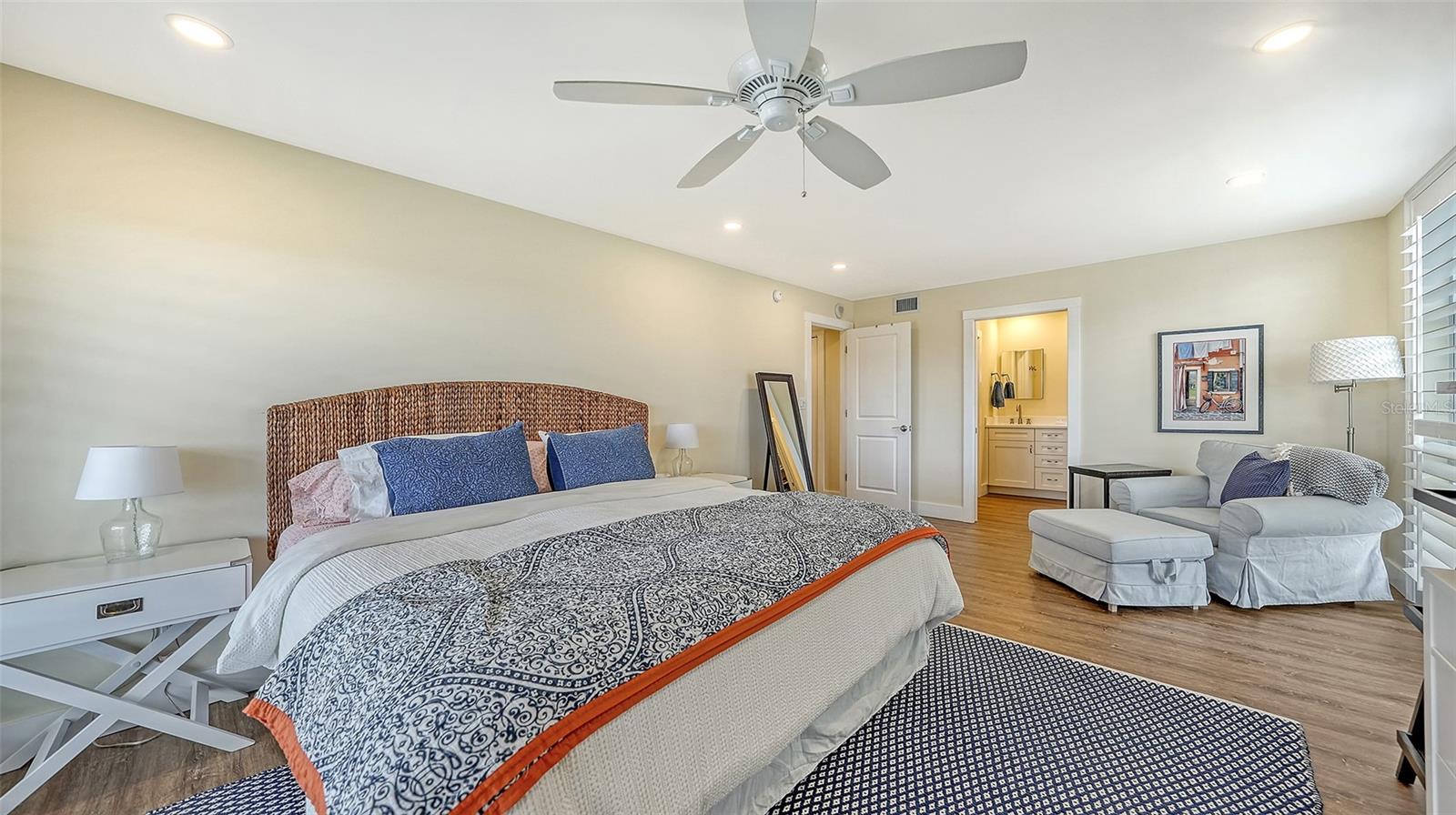 ISLANDER CLUB OF LONGBOAT - Residential