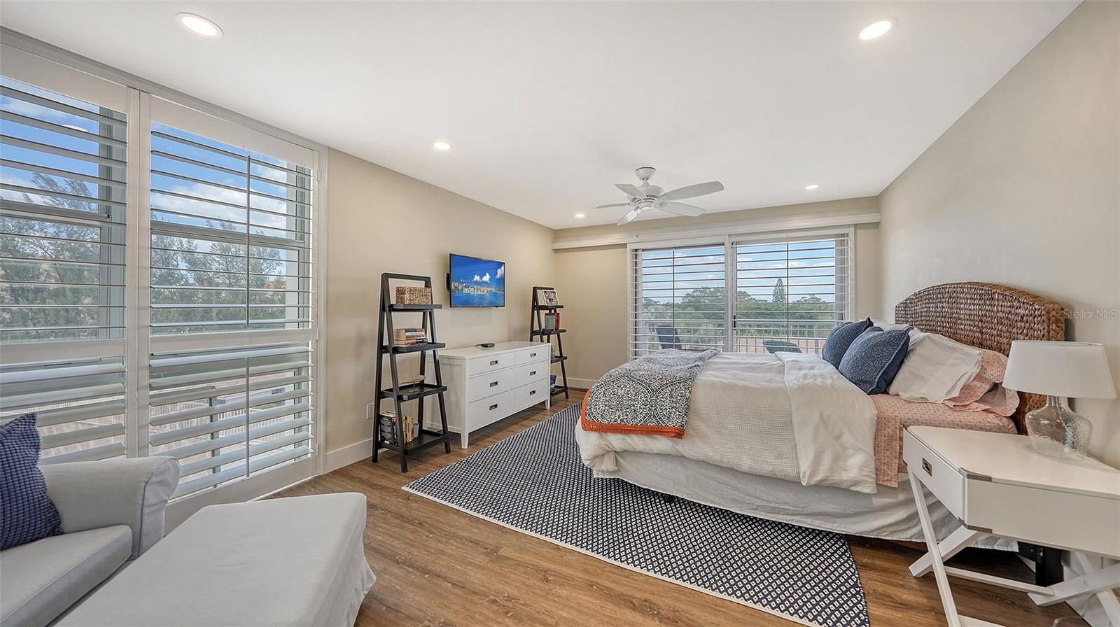 ISLANDER CLUB OF LONGBOAT - Residential