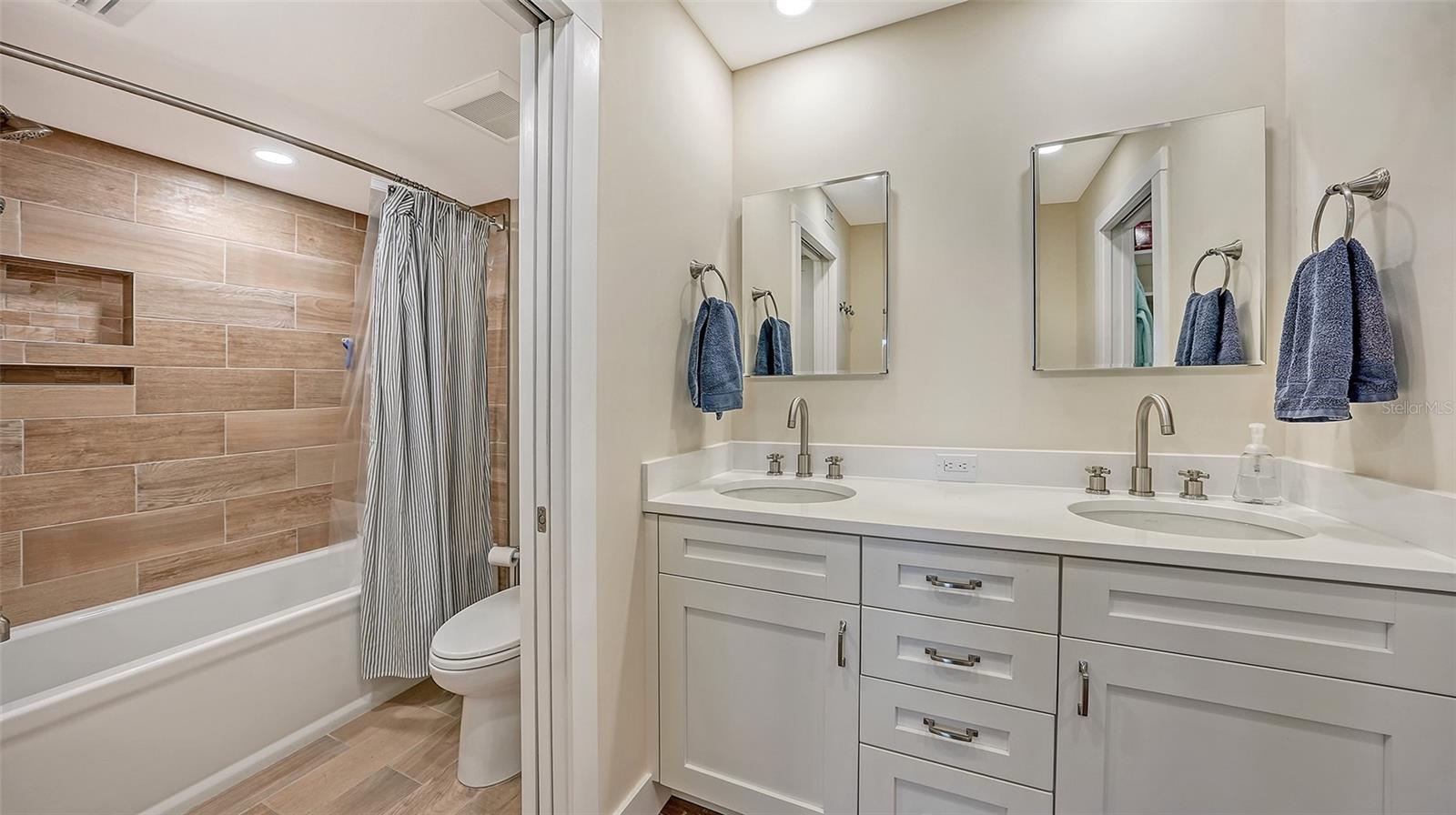 ISLANDER CLUB OF LONGBOAT - Residential