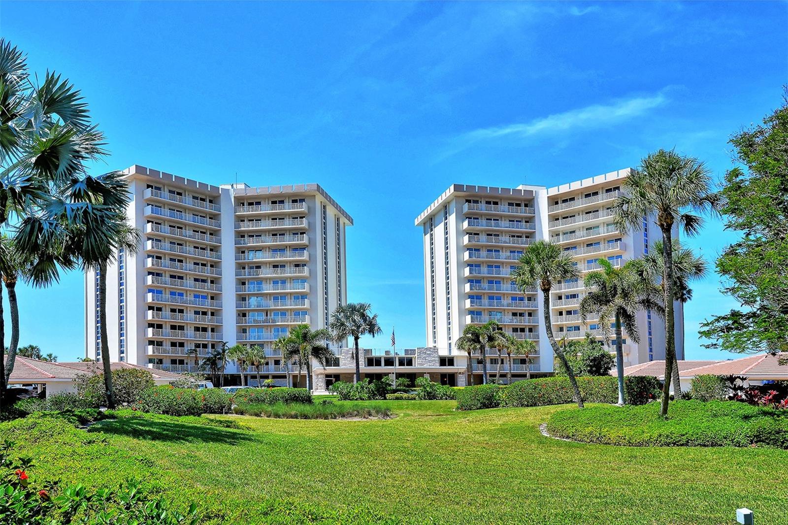 ISLANDER CLUB OF LONGBOAT - Residential