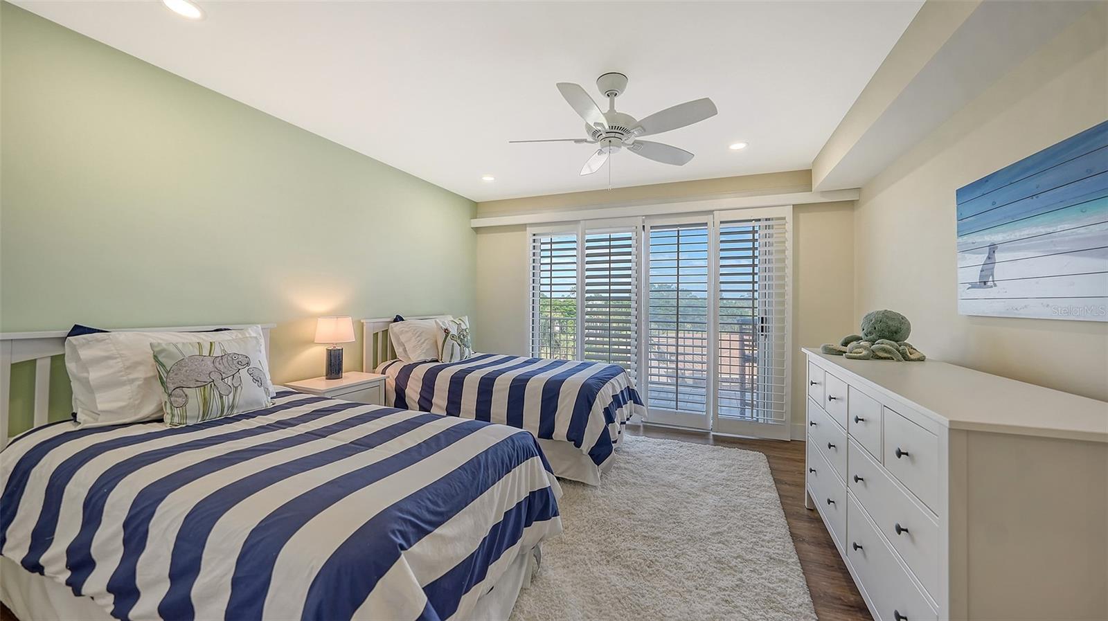 ISLANDER CLUB OF LONGBOAT - Residential